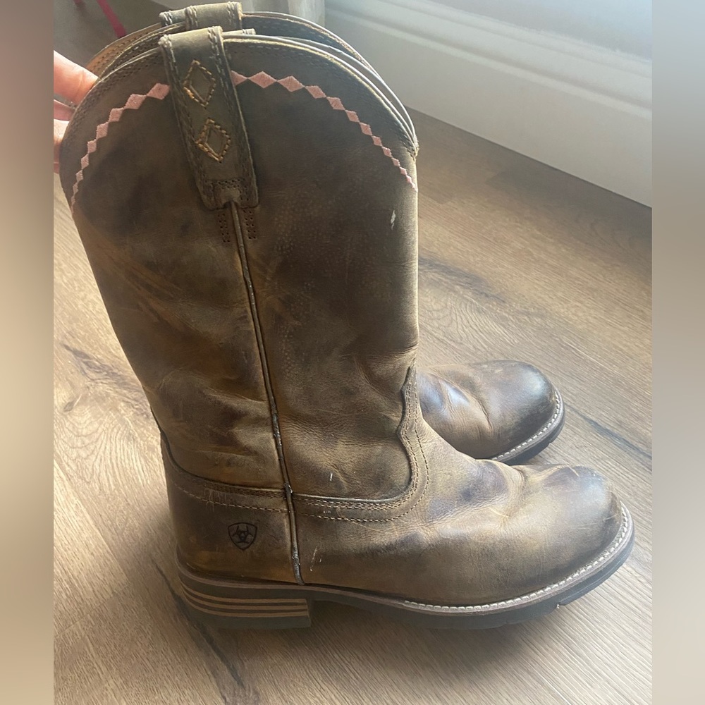 ARIAT Boots Womens 10B Unbridled Roper Distressed Leather Western Pink Trim